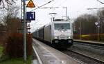 TXL 185 418-3 mit ner neuen Zugverbindung im Norden bestehend aus gut 30 italienischen Schiebewandwagen der Gattung Habillss, hier bei der Durchfahrt in J�bek gen S�den.