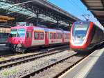 Infolge Bauarbeiten verkehren zwei zusammengekuppelte Domino RBDe 560 sozusagen als S 40 'Shuttle' zwischen Lausanne und Palézieux. Zu meiner Freude war der RBDe 560 Seite Palézieux der ex. Travys RBDe 560 384 Domino, der hier in Lausanne v ...