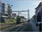 Das sch�ne an Dampffahrten: der E-Lok Bonus, besonders wenn er in Form einer Ae 4/7, in diesem Fall der Ae 4/7 10987 daherkommt. Das Bild zeigt den von der  Eisenbahn Nostaliefahrten Bebra e-V.  organisierten Sonderzug bei der Zuf�hrung von Bellinzona bei der Ankunft in Locarno. 

22. M�rz 2018