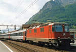 SBB 11127 treft mitm ein EC aus Wien am 18 Juni 2001 in Sargans ein.