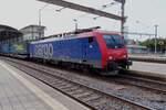 SBB cargo 474 018 steht am 17 September 2023 in Olten mit ein LKW Walterzug.