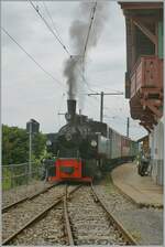 Die SEG G 2x 2/2 105 ist mit ihrem Zug in Chamby angekommen angekommen und wird in wenigen Minuten in den Museumsbahnhof von Chaulin schieben.