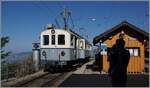 b-c-blonay-chamby/854963/le-chablais-en-f234te-bei-der 'Le Chablais en fête' bei der Blonay Chamby Bahn. Die Eröffnung des ersten Teilstückes der Bex - Villars Bahn vor 125 Jahren, sowie die vor 80 Jahren erfolgte Fusion einiger Strecken im Chablais waren der Anlass zum diesjährigen Herbstfestivals 'Le Chablais en fête. Als besondere Attraktion verkehrte der ASD BCFe 4/4 N° 1 'TransOrmonan' der TPC mit seinem B 35 als Gastfahrzeug auf der Blonay-Chamby Bahn, hier zu sehen beim Wenden im Chamby für die Fahrt nach Chaulin (ohne den B 12). 

10. September 2023