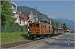 Die RhB Bernina Bahn  Ge 4/4 81 der Blonay-Chamby Bahn erreicht mit einem Reisezug Blonay.