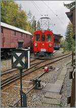 Der RhB Bernina Bahn ABe 4/4 I N� 35 der Blonay Chamby Bahn rangiert in Chaulin. 

17. Okt. 2026