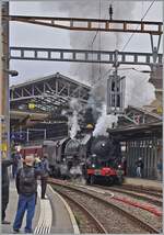 Wie jedes Jahr fand auch heuer die beliebte Dampfrundfahrt mit dem Train Casse statt. Wobei neben der Fahrt auch der kulinarische Teile sehr zum Erfolg beiträgt. Das Bild zeigt die (ex) SNCF 141R568 gleich nach der Ankunft in Lausanne. Der statt ...