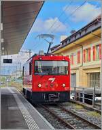 Der CJ Gem 2/2 522 wartet in La Chaux de Fonds auf die Abfahrt.