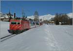 Der Glacier Express 903 von St. Moritz nach Zermatt bei Münster (VS).
20. Feb. 2014