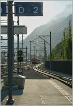 Für den Verkehr des Lötschberg Basis Tunnel wurde der Bahnhof von Visp komplett umgebaut, auch der MGB Teil, im Bildvordergrund Bahnsteigt und übliche Assecoires im Einheitsstil, im Hintergrund ist ein einfahrender MGB Zug zu erkennen.

29. Aug. 2013