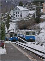 Neben dem abgestellten MOB ABDe 8/8 4003 Bern erreicht ein andere als Regionalzug die Station Fontanivent.