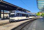 Mit dem MOB Be 4/4 9204 an der Spitze wartet der Regionalzug PE30 in Montreux  auf die Abfahrt  nach Zweisimmen.
17.Juli 2024