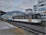 mob-goldenpass/861929/nachdem-der-mob-be-44-1006 Nachdem der MOB Be 4/4 1006 '(ex 'Bipperlisi') mit dem alten MOB D 31 beim Dépôt gestandeh hatte, wurde das Gespann auf ein Abstellgleis im Bahnhof von in Vevey verschoben.

12. Sept. 2024