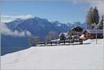 Die beiden MOB ABe 4/4 9304 und Be 4/4 9204 sind bei Les Avants in einer wunderschön verschneiten Winterlandschaft mit dem Regionalzug PE 2215auf dem Weg von Zweisimmen nach Montreux.

3. Jan. 2025