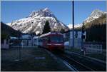Der frühe Vogel fängt den Wurm, nun, der frühe Fotograf hat dann eher mühe mit dem Licht...
So ist der TMR BDeh 4/8 der Vallorcine verläst, kaum zu sehen. 

9. April 2026