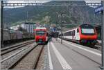 Aus Le Ch�ble erreicht der TMR Region Alpes RABe 525 038 sein Ziel Martigny, w�hrend auf dem Gleis 1 ein IR 90/95 von Brig nach Gen�e A�roport angekommen ist. 

11. Juli 2026
 