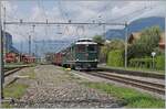Die SBB HGe 4/4 1992  Giswil  der Brünigbahn erreicht mit ihren Extrazug ihr Ziel Meiringen. 
Diese herrliche Brüng Bahn Lok aus dem Jahre 1954 mit dem typischen SBB  Gesicht  jener Zeit  hat zwar nur eine Vmax von 50 km/h, aber ist sehr strak, so dass sie (und ihre Schwesterlok 1191  Meiringen ) den Namen  Muni  erhielten. Muni: ein kräftiger, bulliger Stier. 
Die beiden Loks waren denn auch in ihrer aktiven Zeit meist auf der Zahnradstrecken der Brünigbahn zwischen Giswil und Meirignen im Einsatz und leisteten den Dhe 4/6 Vorspann.

23.Aug. 2025