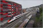 ETR 610/859051/ein-sbb-etr-610--rabe Ein SBB ETR 610 / RABe 503 'Pinocchio' erreicht den Bahnhof von Montreux.

12. April 2022