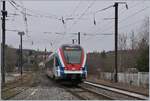 Die beiden SBB CFF LEX RABe 522 223 und 232 verlassen als Léman Express SL2 von Annecy nach Coppet den Bahnhof von Pringy.