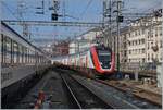 rabe-502-twindexx/859358/waehrend-der-ir-90-links-gen232ve Während der IR 90 (links) Genève in Richtung Genève Aéroport verlässt erreicht ein SBB RABe 502 'Twindexx' als IR15 nach Luzern den Bahnhof von Genève- 

20. August 2024