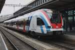 rabe-522-flirt-frankreich-tauglich-2/835375/sbb-522-215-steht-am-31 SBB 522 215 steht am 31 Dezember 2023 in Geneve. Das S-Bahnnetzwerk in Geneve braucht Schweizer und Fransösische Triebzüge durchgehend. 