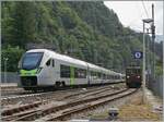 Das Ende einer interessanten Fahrt: Der BLS RE 11 4545 kommt von Biel/Bienne und endet in Iselle di Trasquera (Weiterfahrt mit Busen infolge SEV). Der Zug bediente Lyss, Zollikofen, Ostermundigen, Gümligen, Münsingen, Thun, Spiez, Mülenen, Reichenbach im Kandertal, Frutigen, Kandersteg, Goppenstein, Hohtenn, Ausserberg, Eggerberg und Brig; fuhr aber nicht via Bern. Der Zug besteht aus dem BLS RABe 528 111 und 101. Im Hintergrund ist die BLS Re 4/4 195 mit ihrem abfahrbereiten Autotunnelzug zu sehen.

17. August 2024.