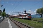 Ein RegionAlps RBDe 560 Domino erreicht von St-Gingolpf kommend den früheren Grenzbahnhof von Bouveret.