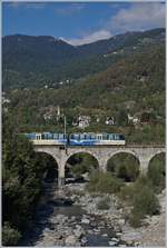 Ein SSIF Treno Panoramico bei Malesco.