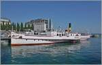 Das Dampfschiff  Neuchâtel  wurde 1912 gebaut. Es dampfte bis 1969 und wurde anschliessend als Schiffsrestaurant im Hafen von Neuchâtel weiterverwendet. 2007 kaufte es die Assoziation Trivapor. Die Renovation dauerte 3 Jahre und am 14. August 2013 wurde es wieder auf dem Neuenburger See in Betrieb gesetzt. Für die LMN fährt die D/S Neuchâtel seit 2014 und ist das letzte Dampfschiff dieser Art, bzw. Grösse. Der Heizkessel hat eine Kapazität von 330 CV à 40 Touren/Minute. Die Länge des Schiffes beträgt 48 Meter und die Breite von 11 Meter.  Das Schiff wiegt 163 Tonnen und weisst eine Tragkraft von 29 Tonnen auf. Für den Betrieb sind mindesten 5 Personen nötig. 
Das herrliche Schiff bietet Platz für 300 Personen und verfügt ein Restaurant mit 90 Plätzen. 

19. Juni 2025
