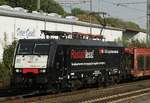 Noch einmal die ES 64 F4-290 (E 189 290) von SBB Cargo International am 31.08.2018 in Düsseldorf-Eller, in diesem Bildausschnitt ist der Text  Rastattless! -  no nationmal barriers, one language,