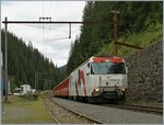 Der Bahnhof Davos Monstein mit der  alten  und typischen RhB Fahrleitungsanlage.