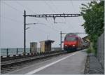 Seit heute, dem 11. Mai ist der Corona bedingt zurückgefahrene Fahrplan wieder auf das Normalniveau hochgefahren worden, wobei weiterhin Ausnahmen zu beachten sind. Folglich verkehren somit auch die IR90 wieder im Halbstundentakt, wobei einige wenige Züge mit IC2000 Komposition geführt werden wobei ich überrascht war dass die erst vor einer Stunde nach Genève hier vorbei gefahrene Komposition wie im Bild zu sehen, bereits wieder auf dem Rückweg ins Wallis war. (Exif Daten wurden zwischen beiden Bilder auf Sommerzeit korrigiert)  

11. Mai 2020