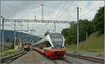 Der TransN damals TRN RABe 527 331 verlässt Travers in Richtung Buttes.