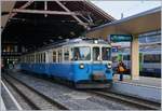 Der ABDe 8/8 4002 VAUD wartet in Zweisimmen auf die Abfahrt als Regionalzug nach Montreux um 9:05; infolge von Trasseschäden werden die Reisenden aber von Gstaad bis Château d'Oex  benutzen