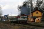 BR 749/271916/749-146-7-mit-den-r1246-in 749 146-7 mit den R1246 in Mirovice nach Ceske Budejovice unterwegs 28.11.2009