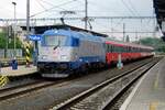 br-380/755555/cd-380-004-verlaesst-am-14 CD 380 004 verlässt am 14 Mai 2012 Praha-Liben. Die erste vier Reisewagen sind von ÖBB gekauft worden, waren jedoch nicht umlackiert.