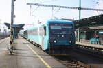 845 110 / 945 110 (ex DB 628 295 / 928 295) von Arriva CZ als ARV 1325 mit ziel Liberec bei der Ausfahrt im Bahnhof Decin hl.n.