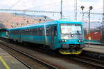 845 310 / 945 310 (ex DB 628 332 / 928 332) von Arriva CZ verlsst als ARV 1326 mit ziel Usti nad Labem hl.n. den Bahnhof Decin hl.n. am 13.3.24